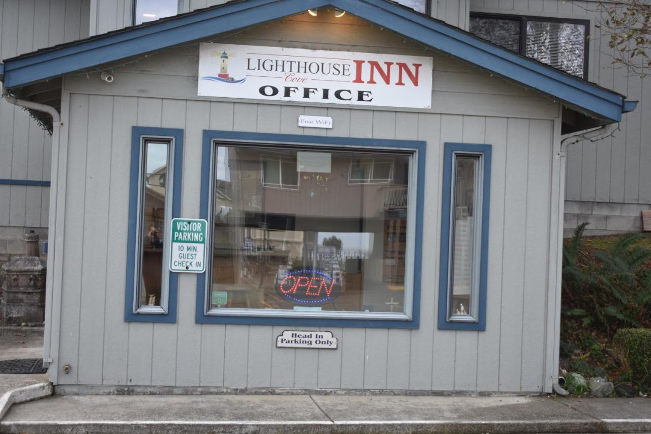 Lighthouse Cove Inn Bandon Exterior photo Lighthouse Inn