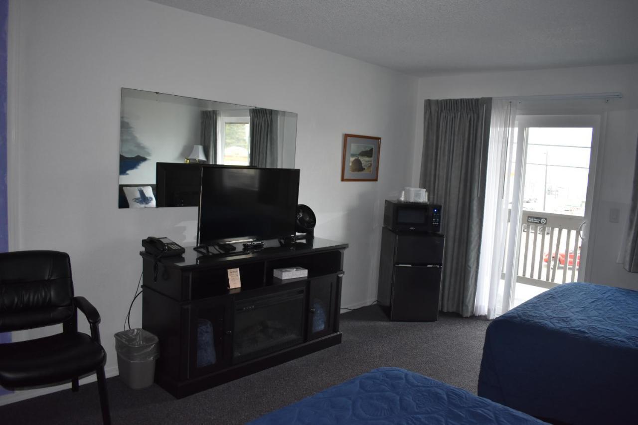 Lighthouse Cove Inn Bandon Exterior photo A typical room at the motel